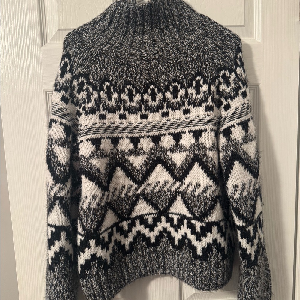 H&M Monochrome Geometric Turtleneck Sweater